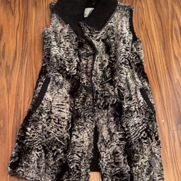 Jackets & Blazers - Faux Frenzi by Dena Vest, Size XS